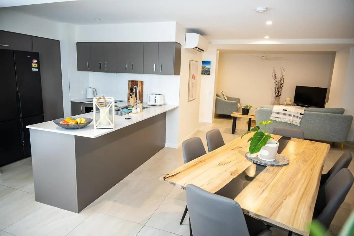 Lejlighed Beachside Escape - Beaches, Dining & Coastal Vibes Caloundra